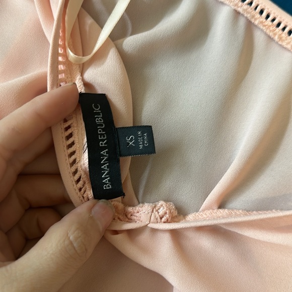 Beautiful top Banana republic - Picture 2 of 2
